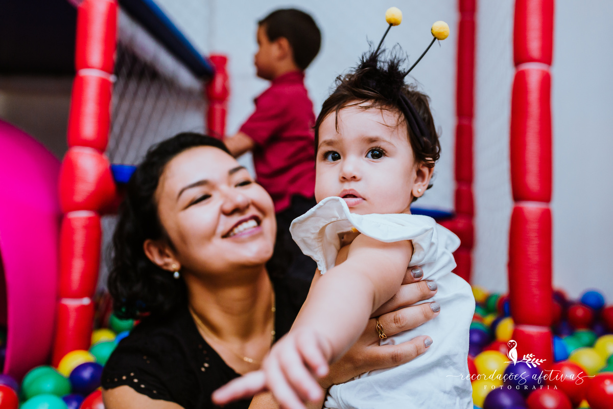 Aniversário de 1 Aninho com Tema Jardim Encantado realizado no Buffet Espaço Auê, em Santana, SP