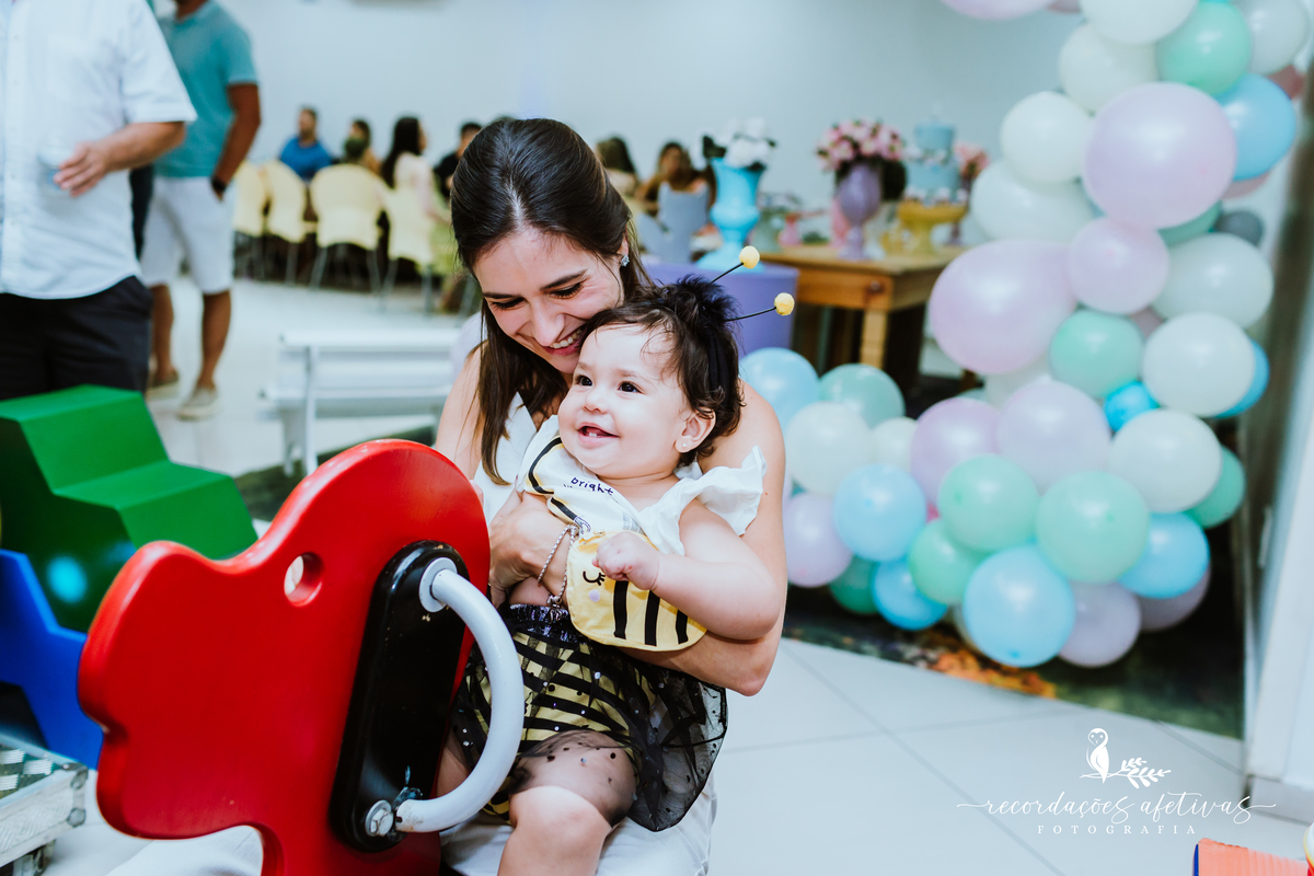 Aniversário de 1 Aninho com Tema Jardim Encantado realizado no Buffet Espaço Auê, em Santana, SP