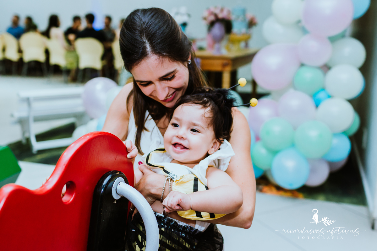 Aniversário de 1 Aninho com Tema Jardim Encantado realizado no Buffet Espaço Auê, em Santana, SP