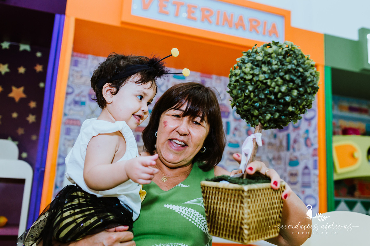 Aniversário de 1 Aninho com Tema Jardim Encantado realizado no Buffet Espaço Auê, em Santana, SP