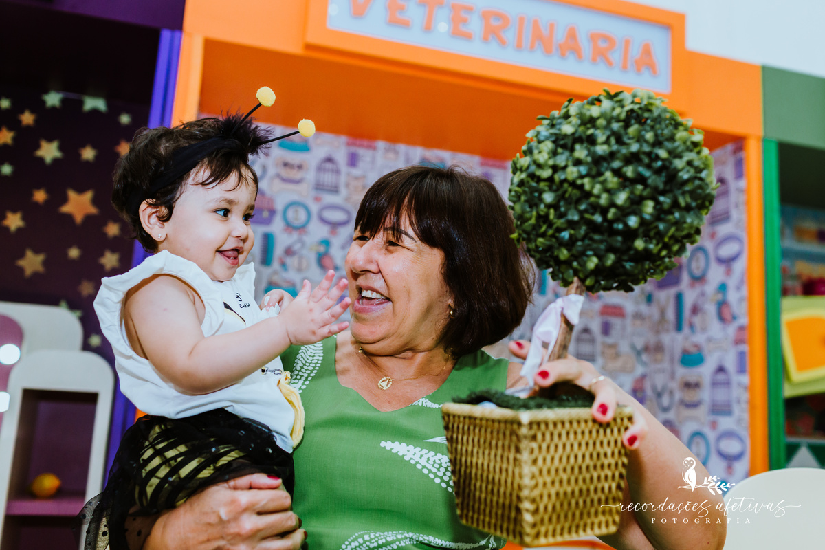 Aniversário de 1 Aninho com Tema Jardim Encantado realizado no Buffet Espaço Auê, em Santana, SP