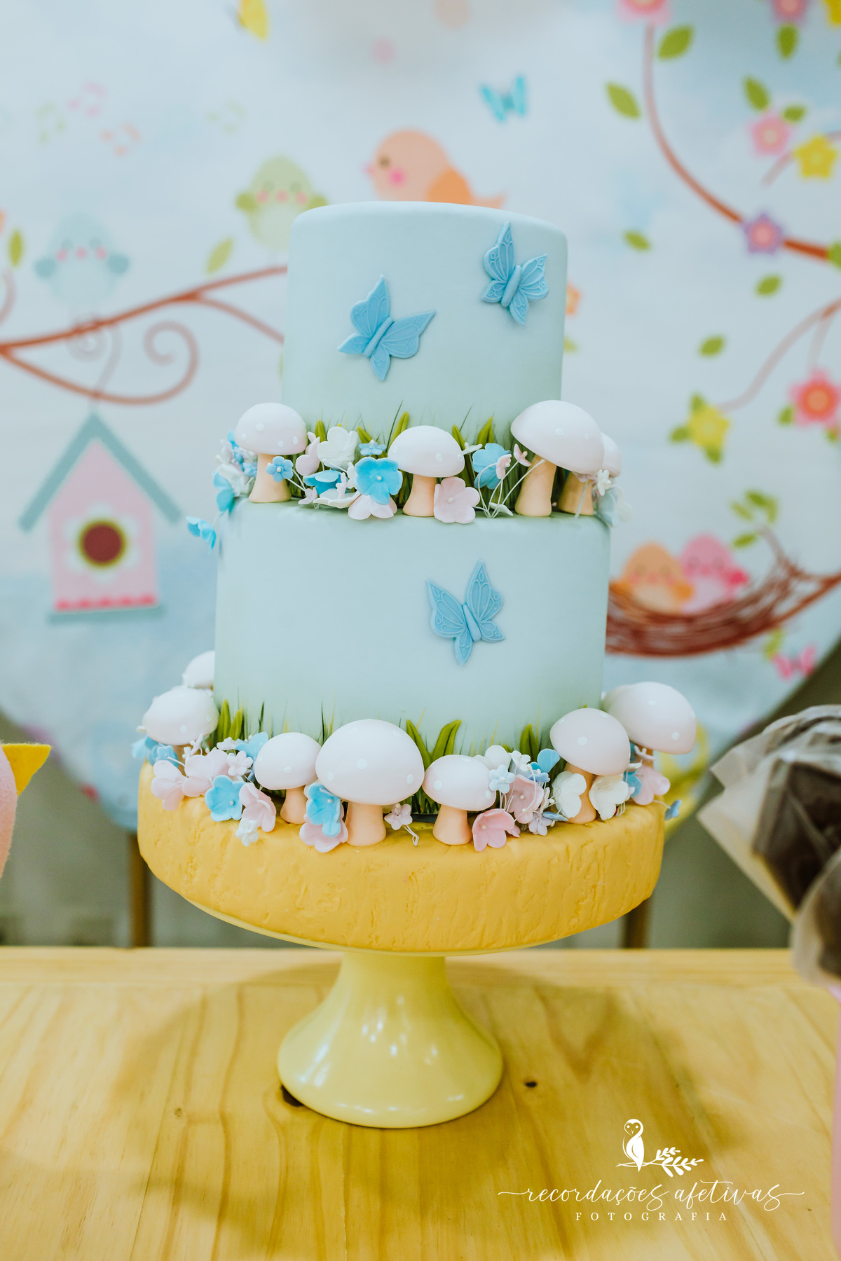 Aniversário de 1 Aninho com Tema Jardim Encantado realizado no Buffet Espaço Auê, em Santana, SP