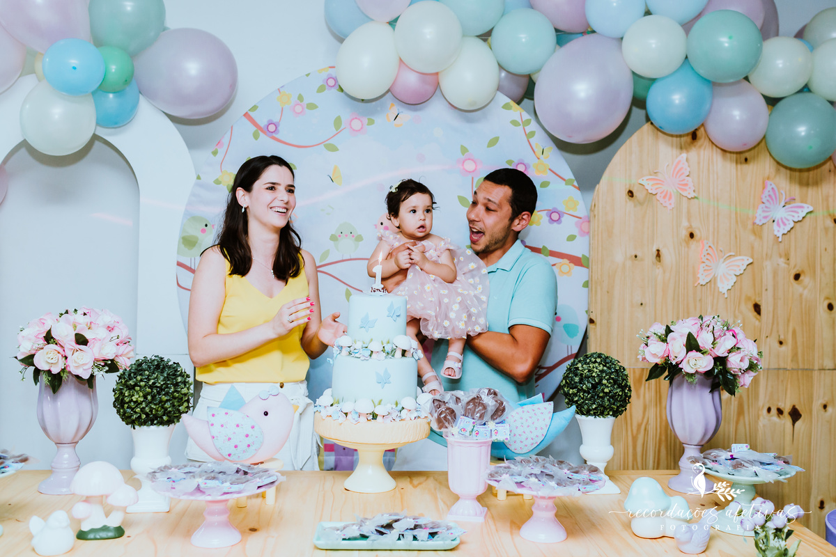 Aniversário de 1 Aninho com Tema Jardim Encantado realizado no Buffet Espaço Auê, em Santana, SP