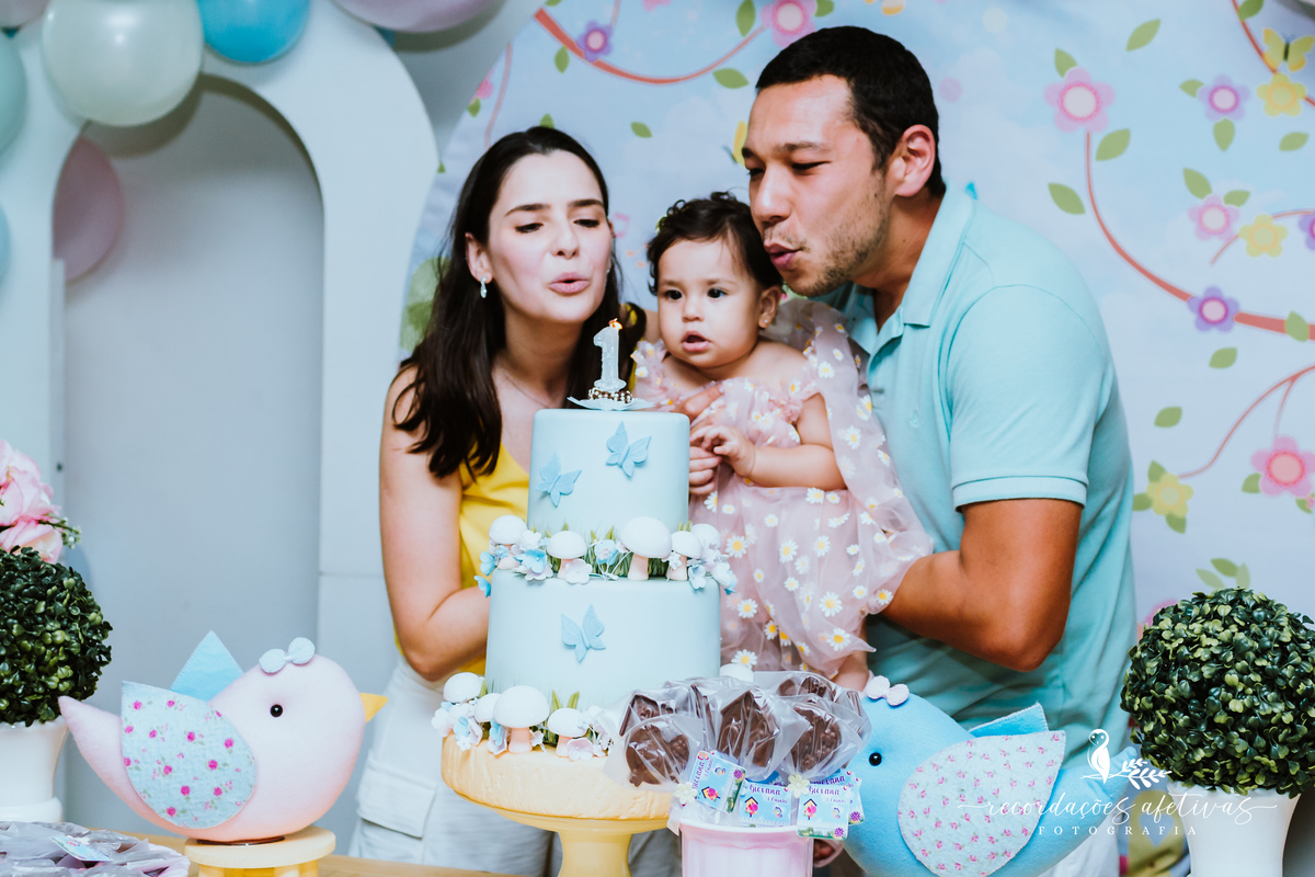 Aniversário de 1 Aninho com Tema Jardim Encantado realizado no Buffet Espaço Auê, em Santana, SP