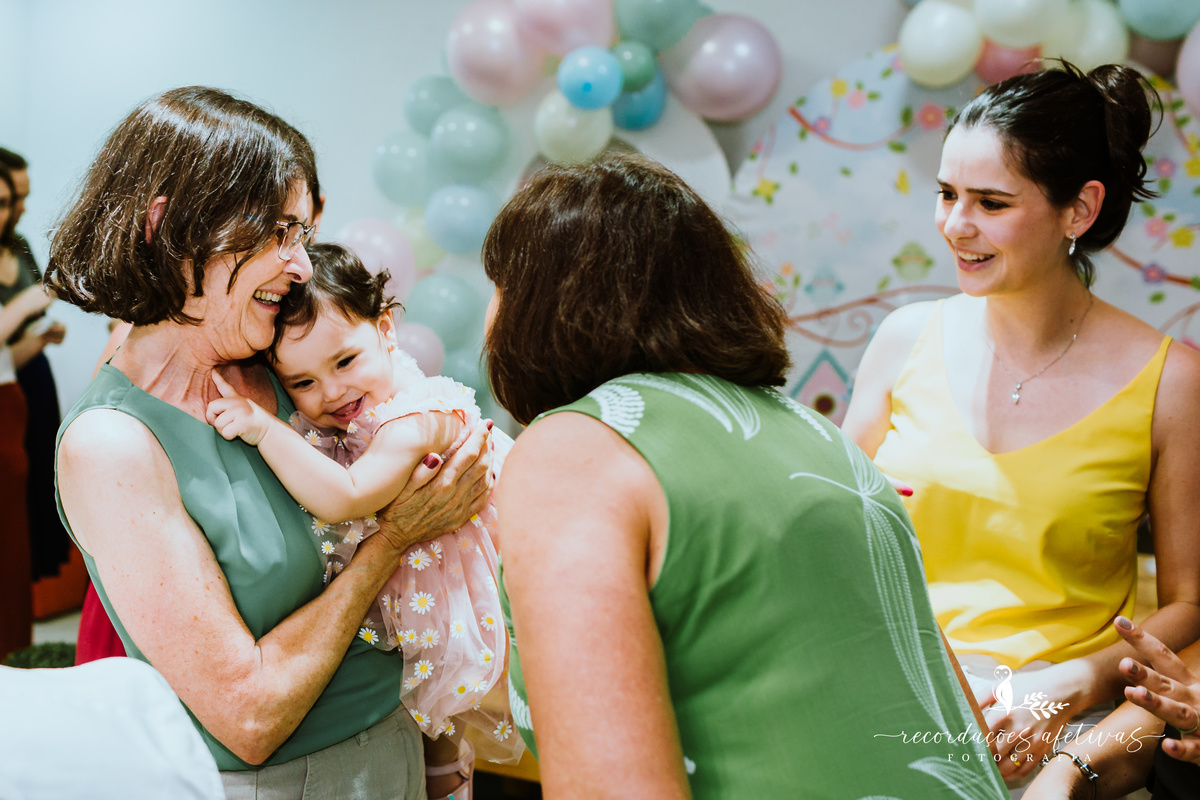 Aniversário de 1 Aninho com Tema Jardim Encantado realizado no Buffet Espaço Auê, em Santana, SP