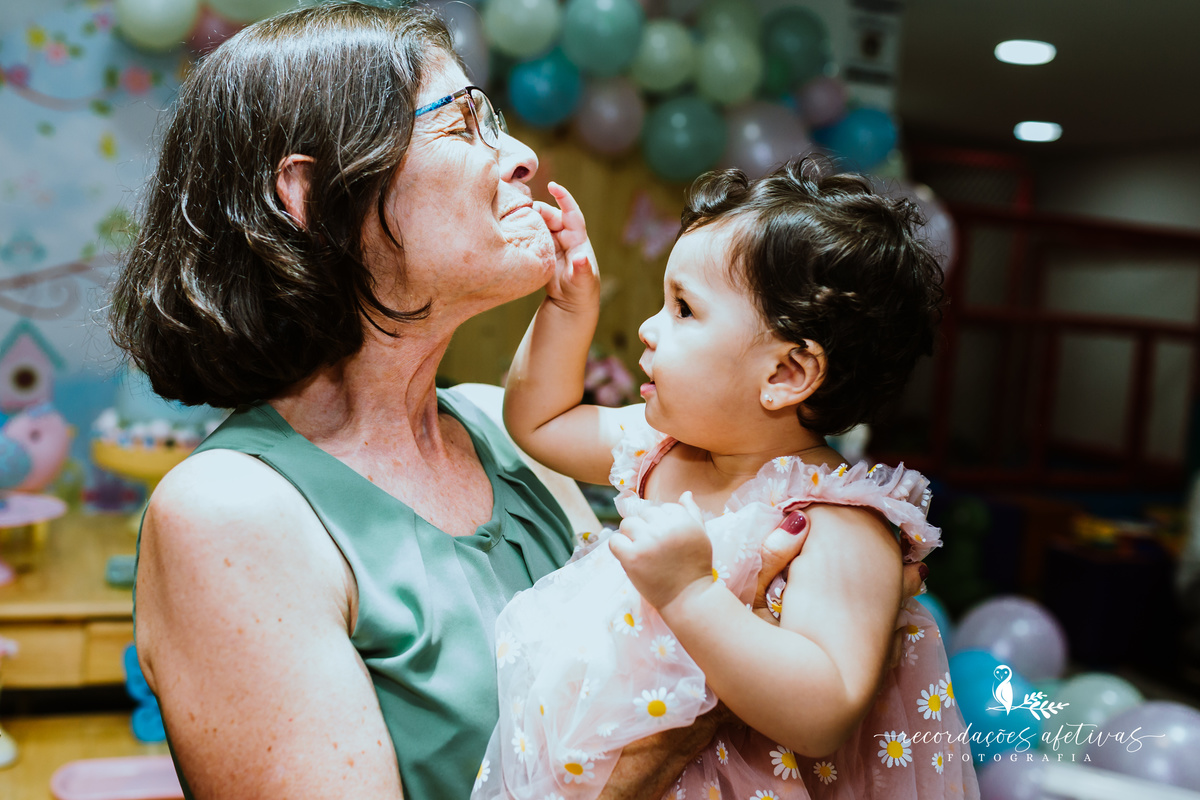 Aniversário de 1 Aninho com Tema Jardim Encantado realizado no Buffet Espaço Auê, em Santana, SP