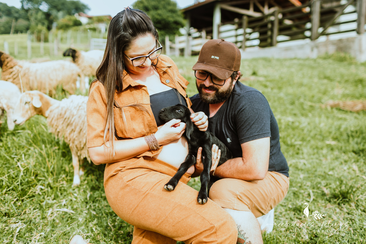 Ensaio Gestante com Animais realizado em São Roque - SP