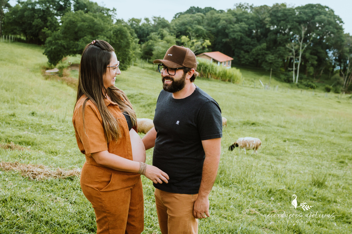 Ensaio Gestante com Animais realizado em São Roque - SP