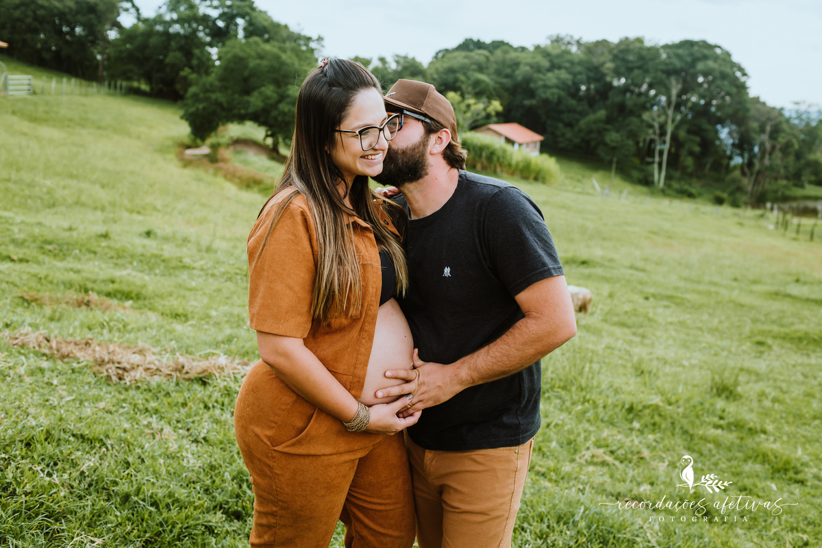 Ensaio Gestante com Animais realizado em São Roque - SP