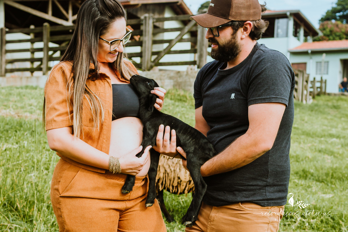Ensaio Gestante com Animais realizado em São Roque - SP
