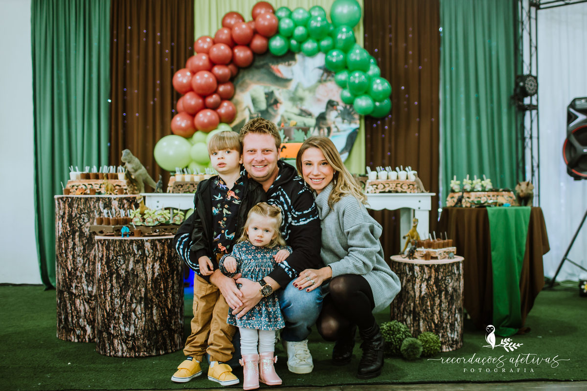 Aniversário de Menino com tema Dinossauros realizado no Buffet Festar em São Roque