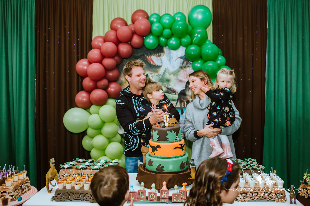 Aniversário de Menino com tema Dinossauros realizado no Buffet Festar em São Roque