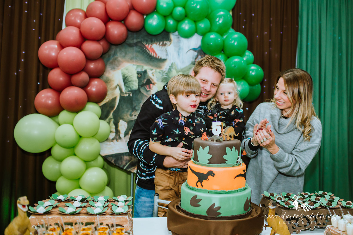 Aniversário de Menino com tema Dinossauros realizado no Buffet Festar em São Roque