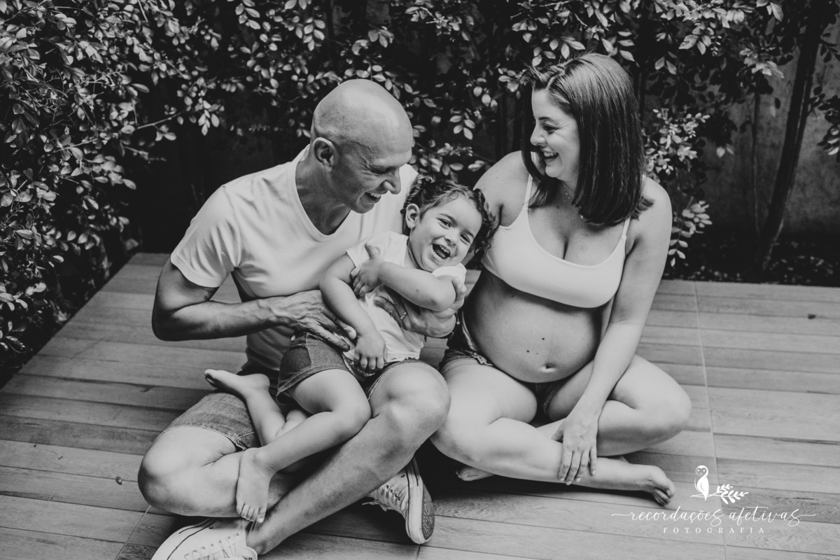 Ensaio Gestante com criança e cachorros realizado em Sorocaba - SP