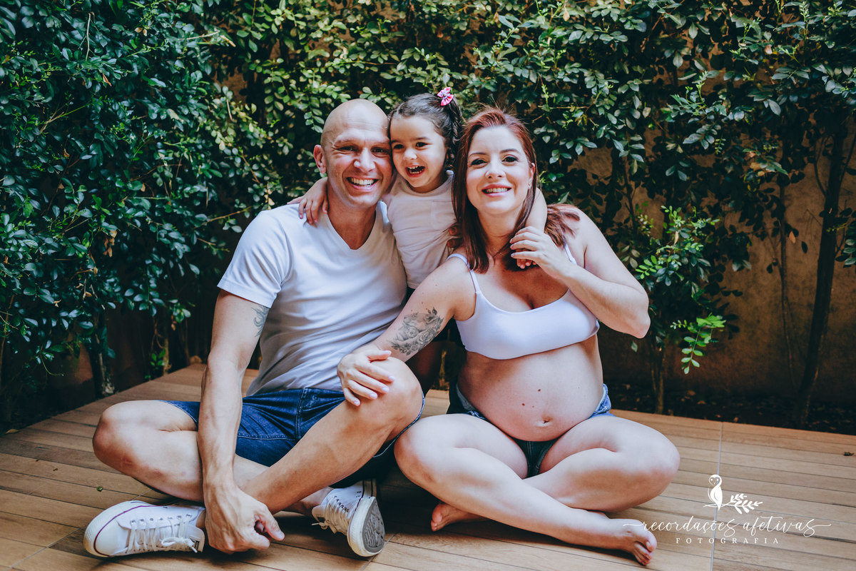 Ensaio Gestante com criança e cachorros realizado em Sorocaba - SP