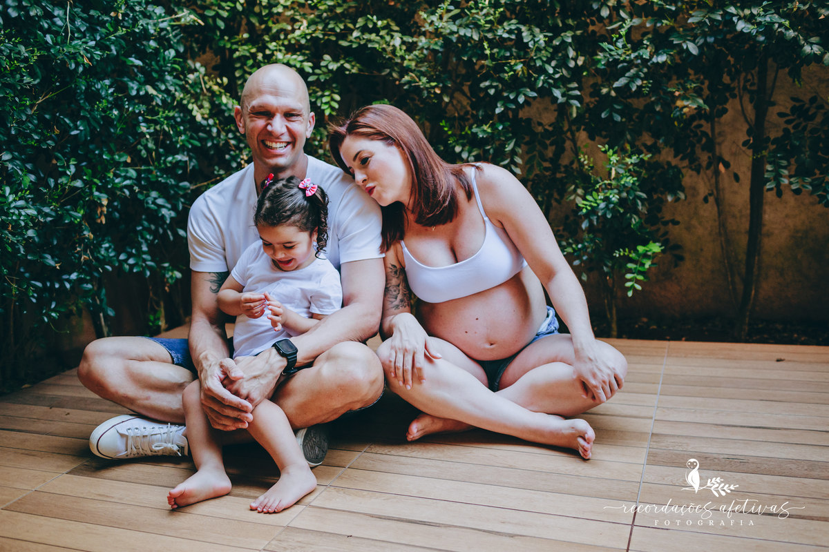 Ensaio Gestante com criança e cachorros realizado em Sorocaba - SP