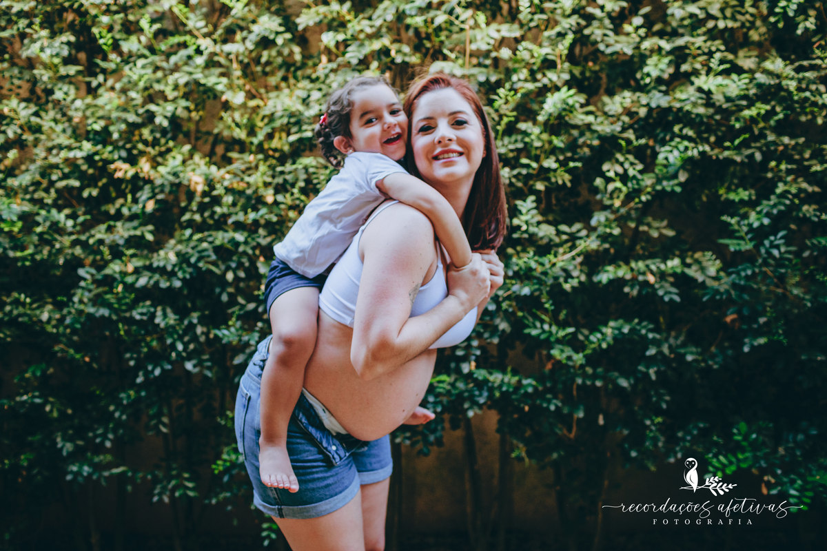 Ensaio Gestante com criança e cachorros realizado em Sorocaba - SP