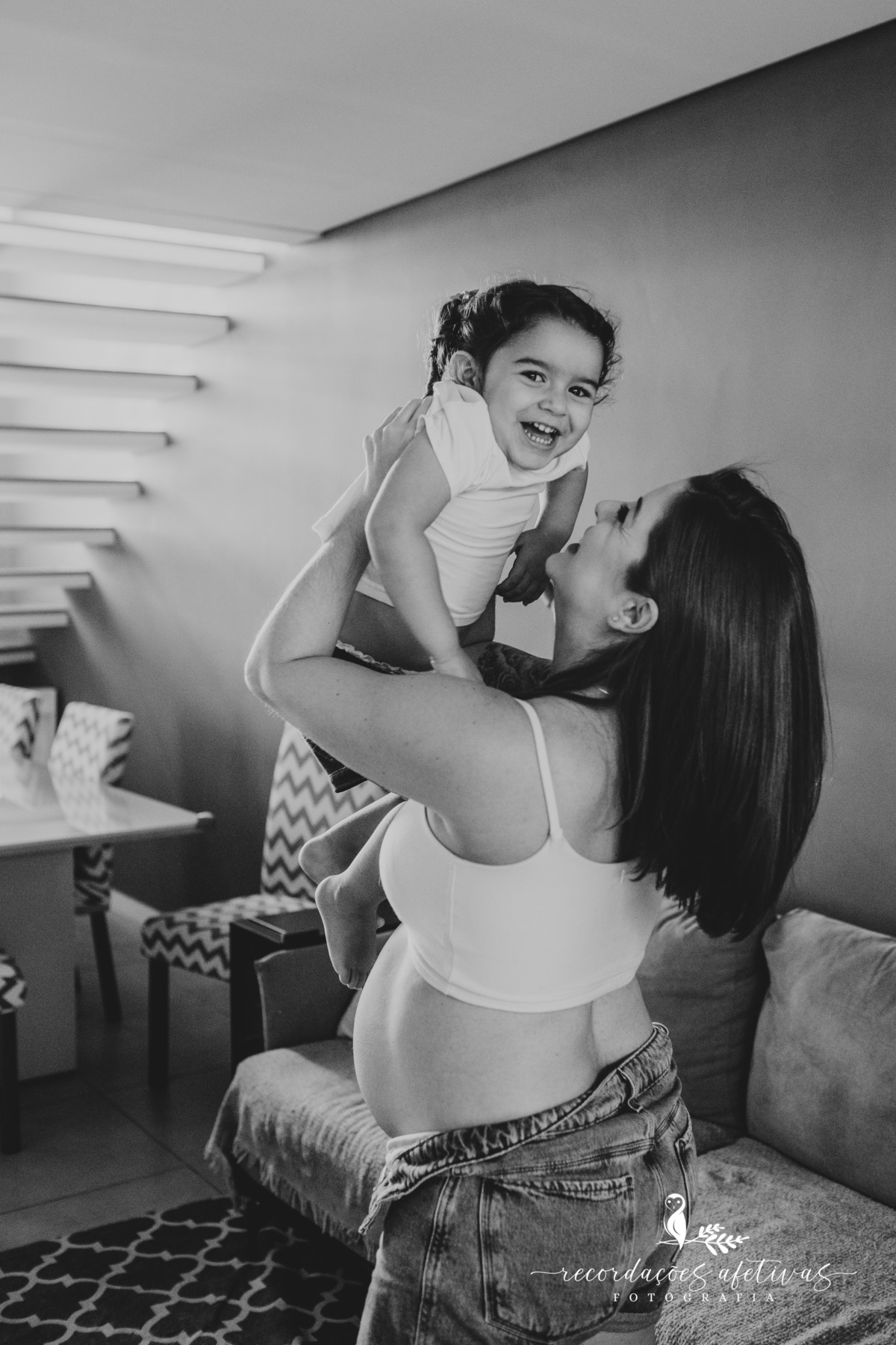 Ensaio Gestante com criança e cachorros realizado em Sorocaba - SP