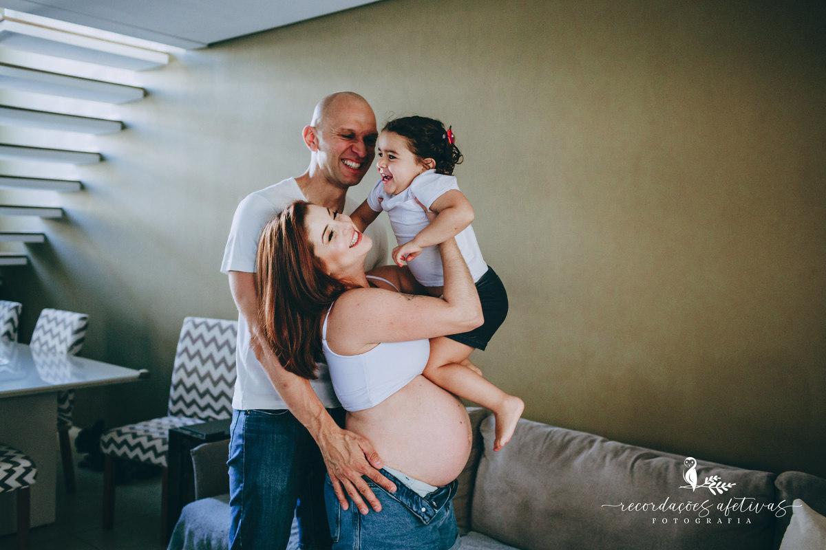 Ensaio Gestante com criança e cachorros realizado em Sorocaba - SP