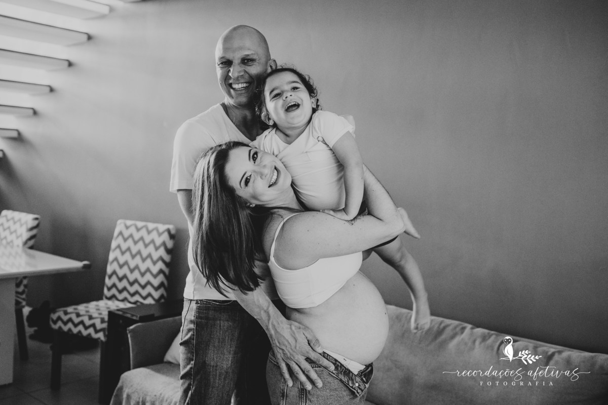 Ensaio Gestante com criança e cachorros realizado em Sorocaba - SP