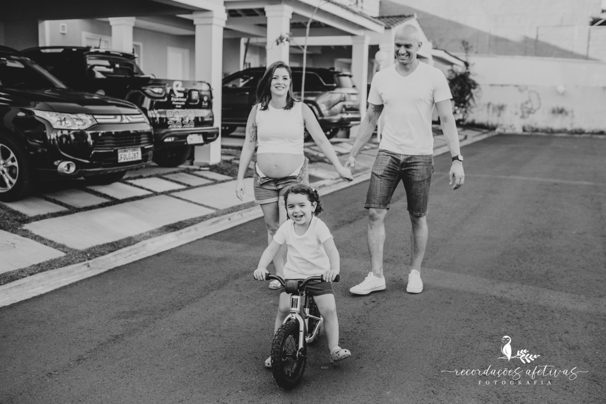 Ensaio Gestante com criança e cachorros realizado em Sorocaba - SP