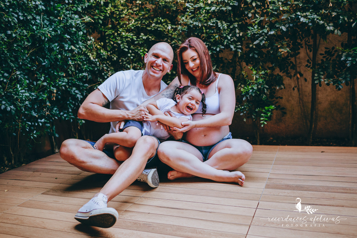 Ensaio Gestante com criança e cachorros realizado em Sorocaba - SP