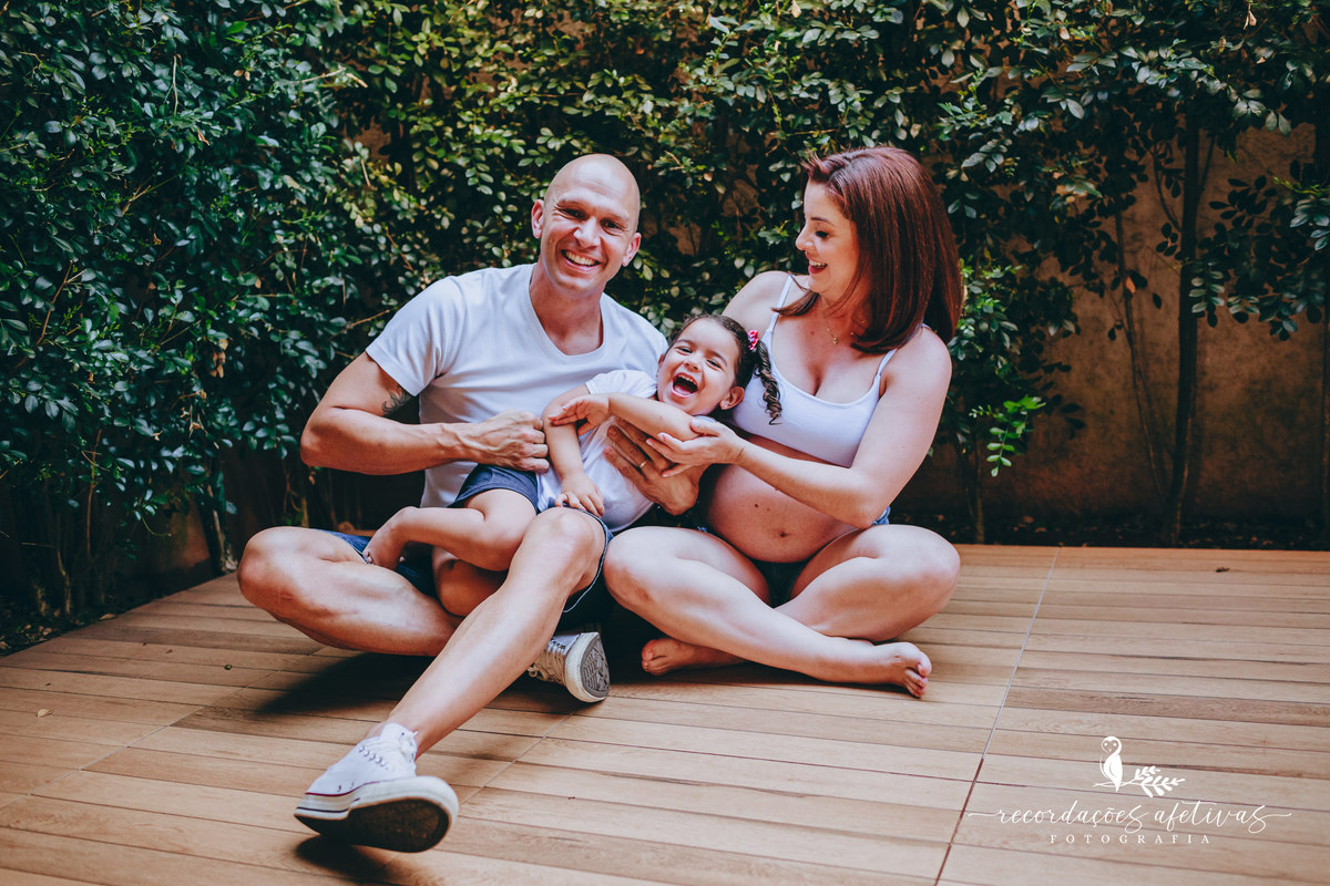 Ensaio Gestante com criança e cachorros realizado em Sorocaba - SP