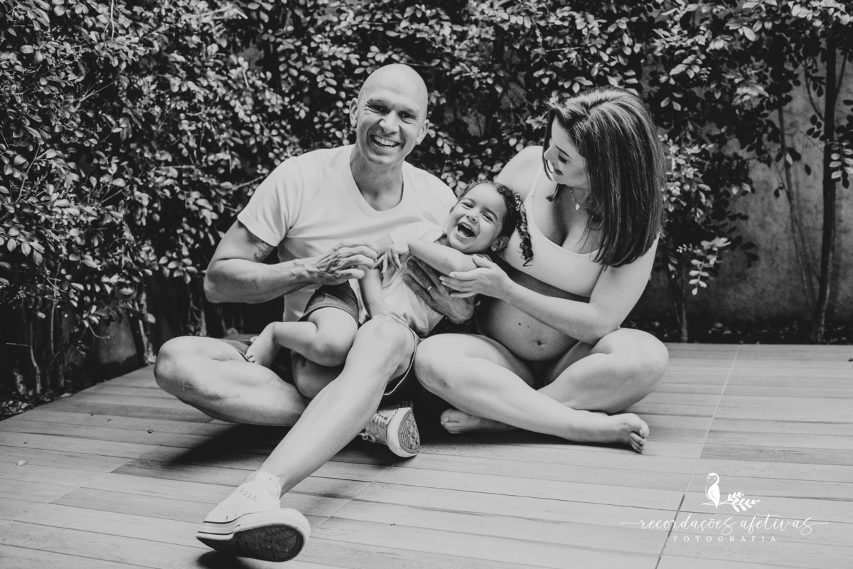 Ensaio Gestante com criança e cachorros realizado em Sorocaba - SP