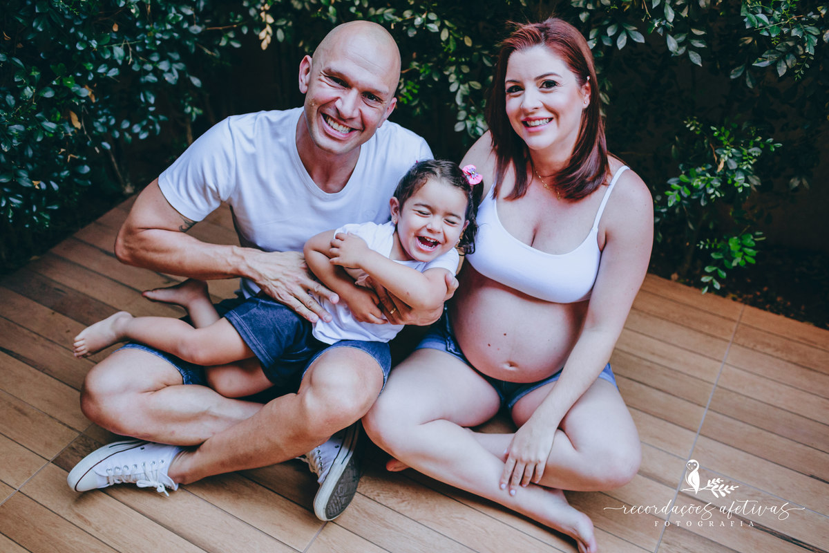 Ensaio Gestante com criança e cachorros realizado em Sorocaba - SP