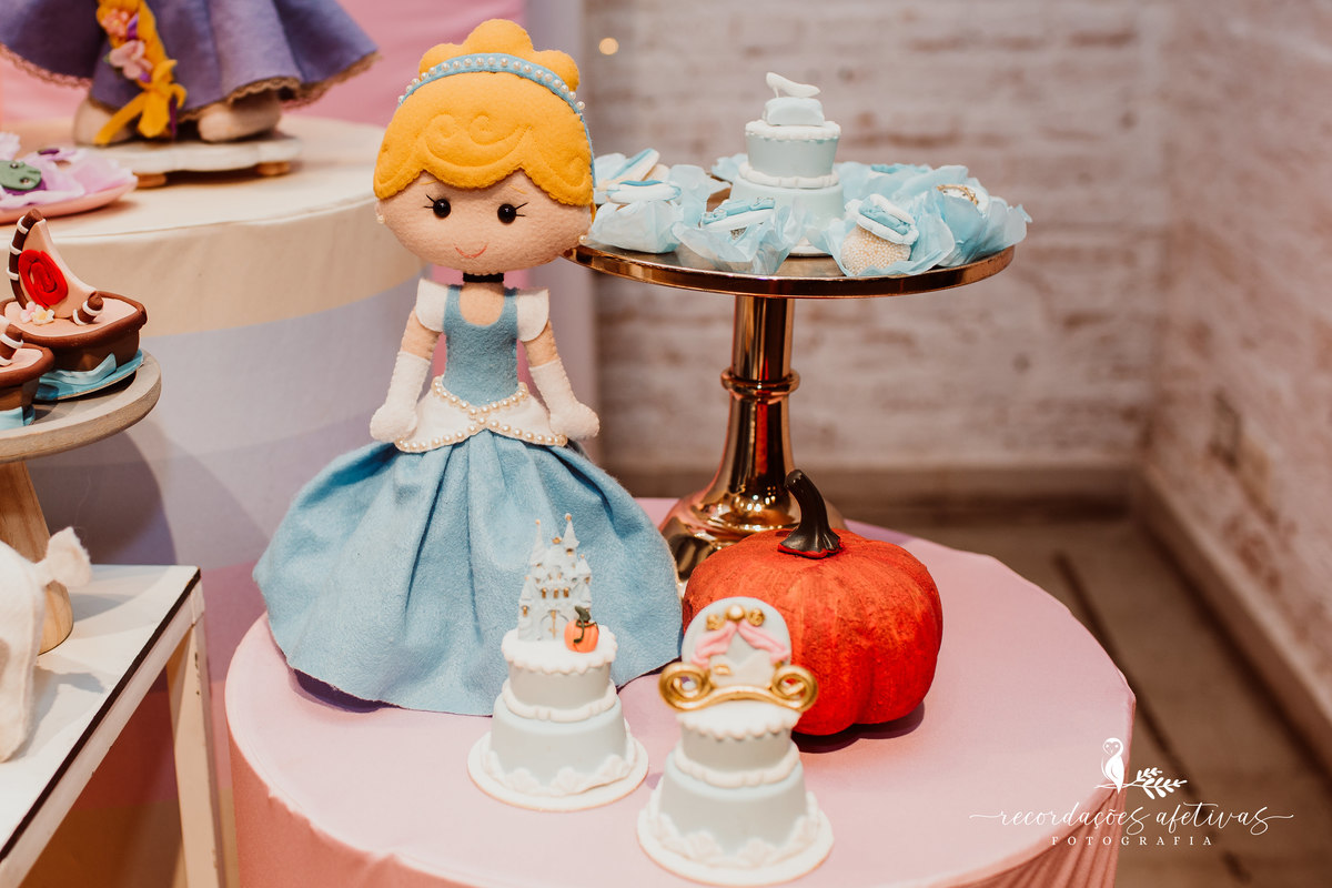 Aniversário de menina com tema Princesas Disney realizado no Buffet Festaria em SP