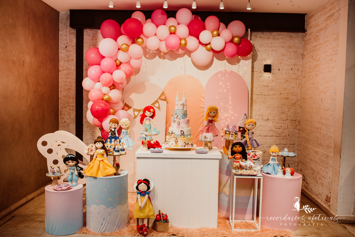 Aniversário de menina com tema Princesas Disney realizado no Buffet Festaria em SP