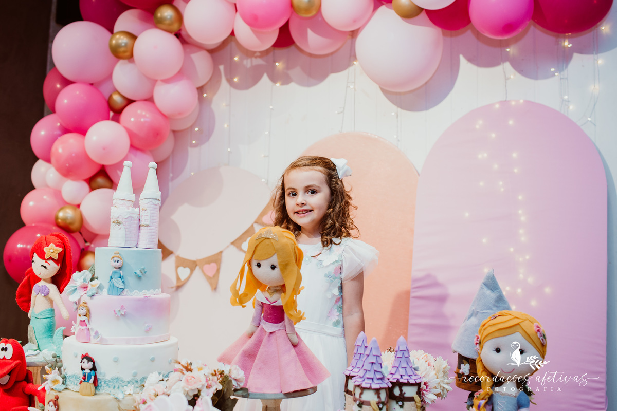 Aniversário de menina com tema Princesas Disney realizado no Buffet Festaria em SP