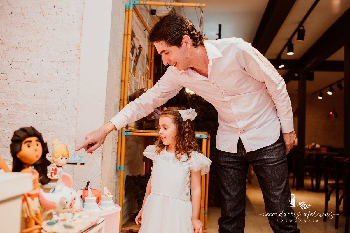 Aniversário de menina com tema Princesas Disney realizado no Buffet Festaria em SP