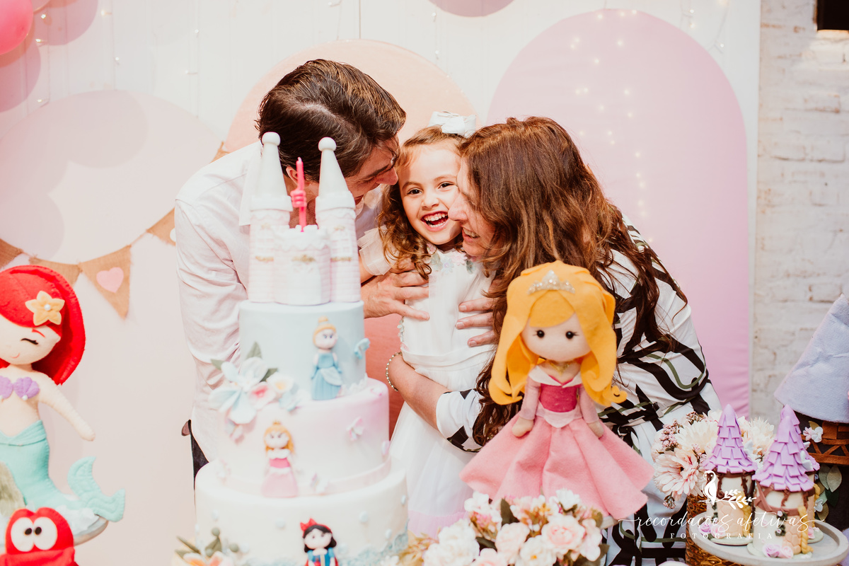 Aniversário de menina com tema Princesas Disney realizado no Buffet Festaria em SP