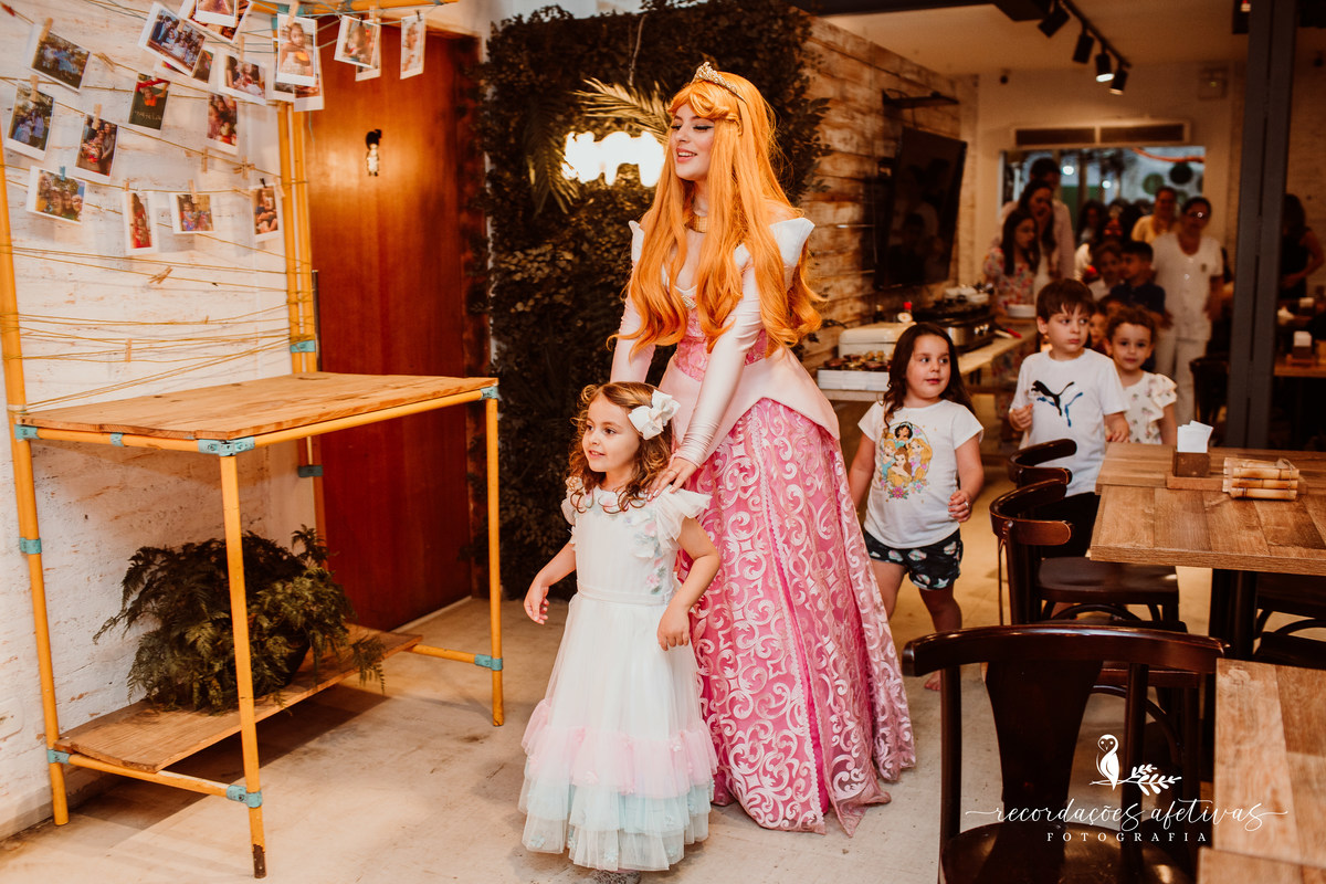 Aniversário de menina com tema Princesas Disney realizado no Buffet Festaria em SP