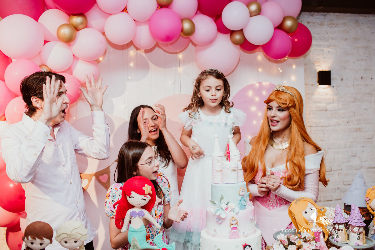 Aniversário de menina com tema Princesas Disney realizado no Buffet Festaria em SP