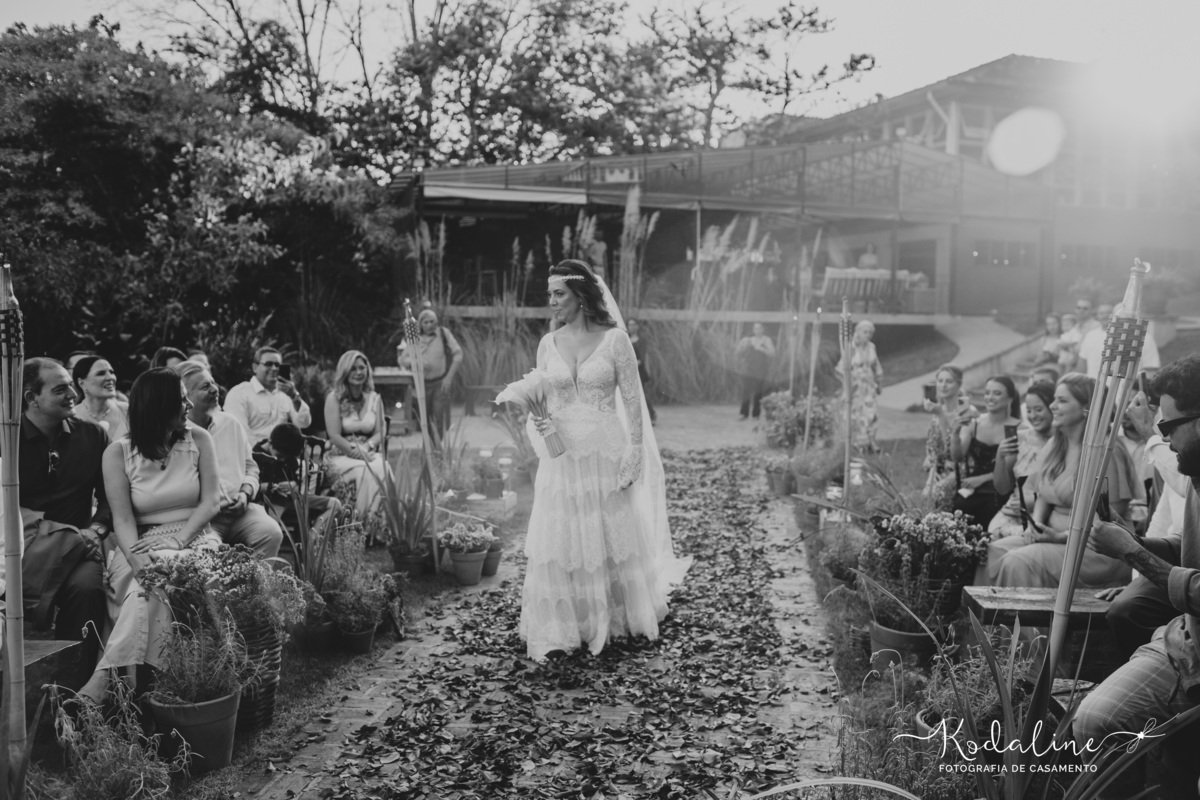 Casamento com cerimônia xamânica realizado no Restaurante Stefano e Making-Of noiva realizado no Espaço Garden em São Roque - SP