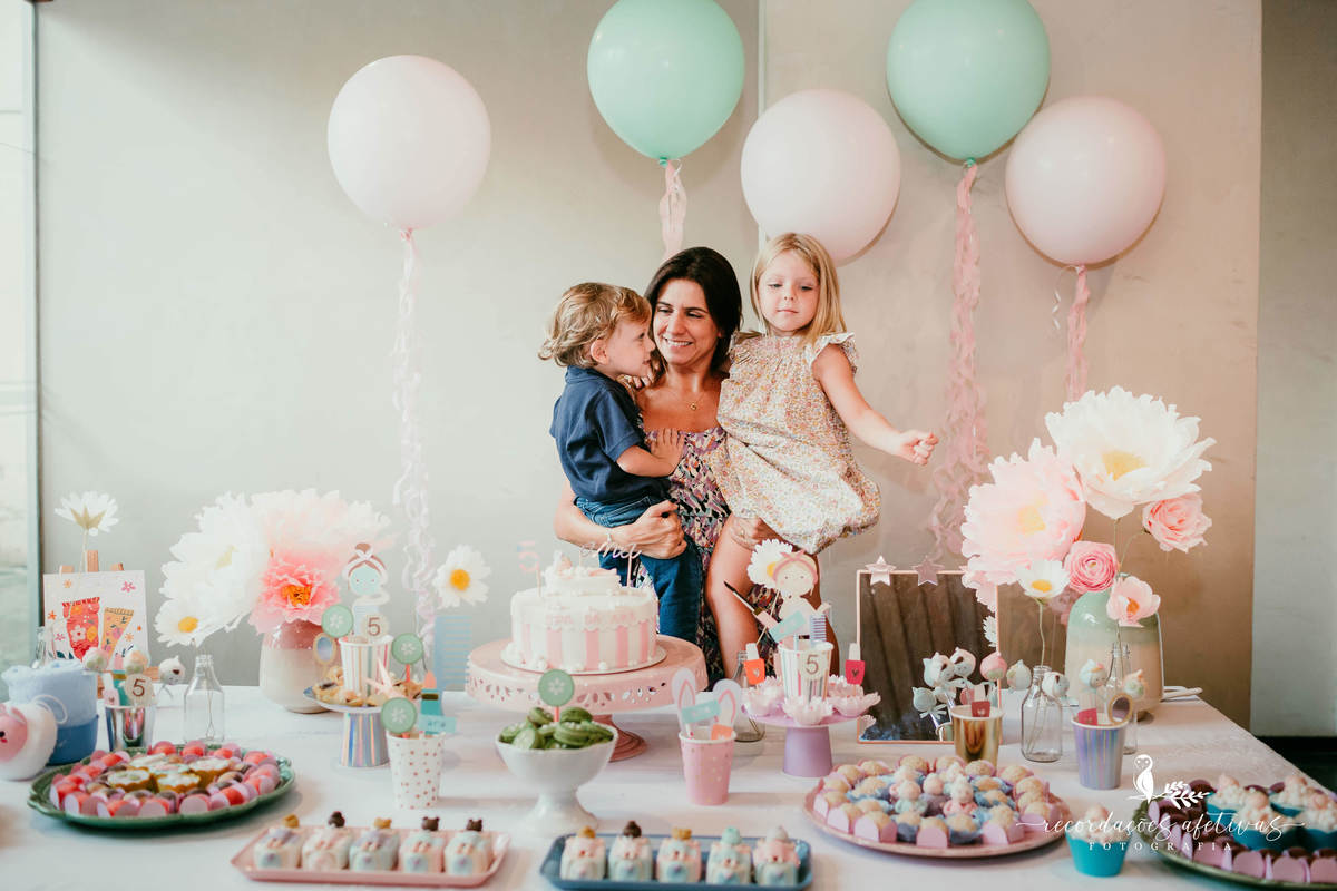 Aniversário Ide Menina com Tema Spa Infantil, realizado no Real Parque, em SP. Show de Mágica com Ulisses Loddy e Spa com Pink Party Brasil