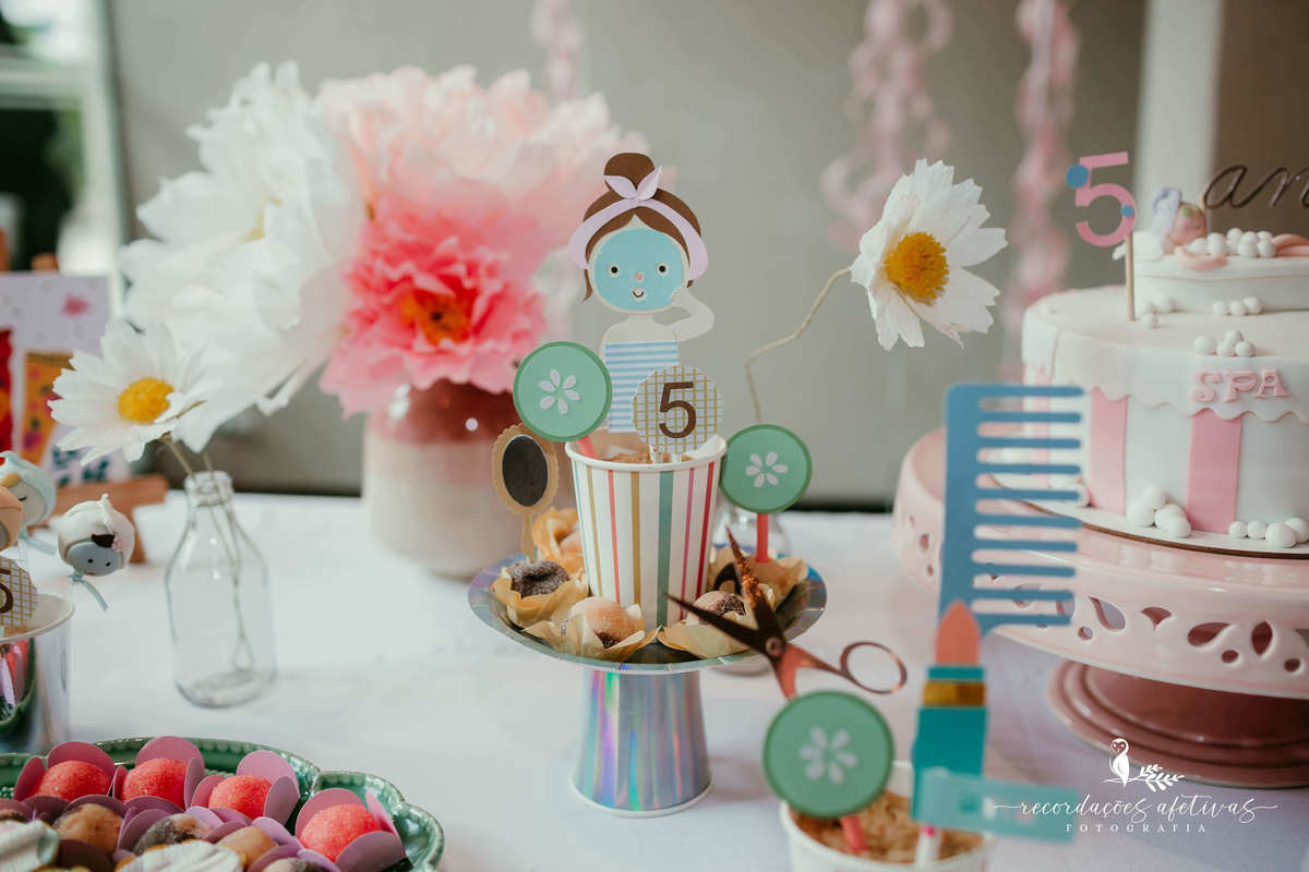 Aniversário Ide Menina com Tema Spa Infantil, realizado no Real Parque, em SP. Show de Mágica com Ulisses Loddy e Spa com Pink Party Brasil