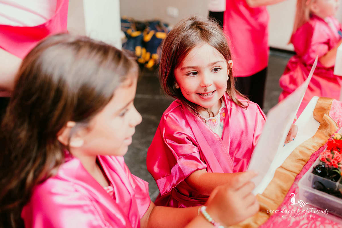 Aniversário Ide Menina com Tema Spa Infantil, realizado no Real Parque, em SP. Show de Mágica com Ulisses Loddy e Spa com Pink Party Brasil