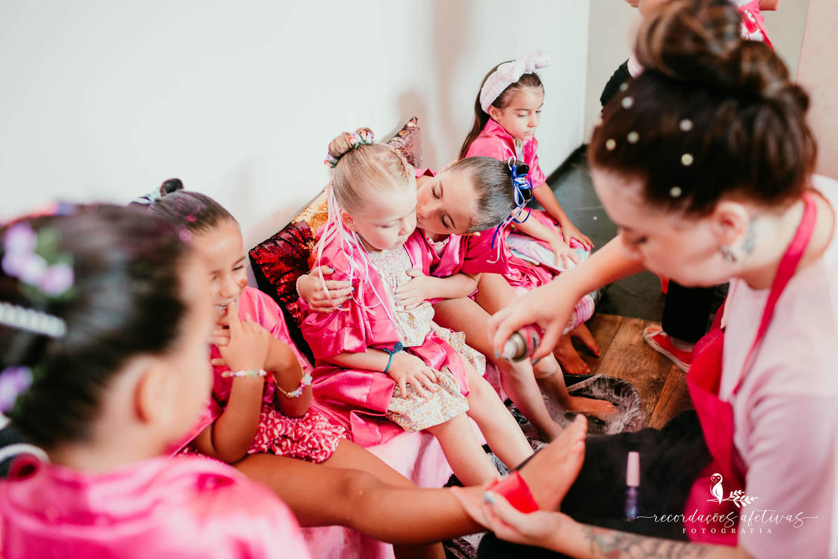 Aniversário Ide Menina com Tema Spa Infantil, realizado no Real Parque, em SP. Show de Mágica com Ulisses Loddy e Spa com Pink Party Brasil