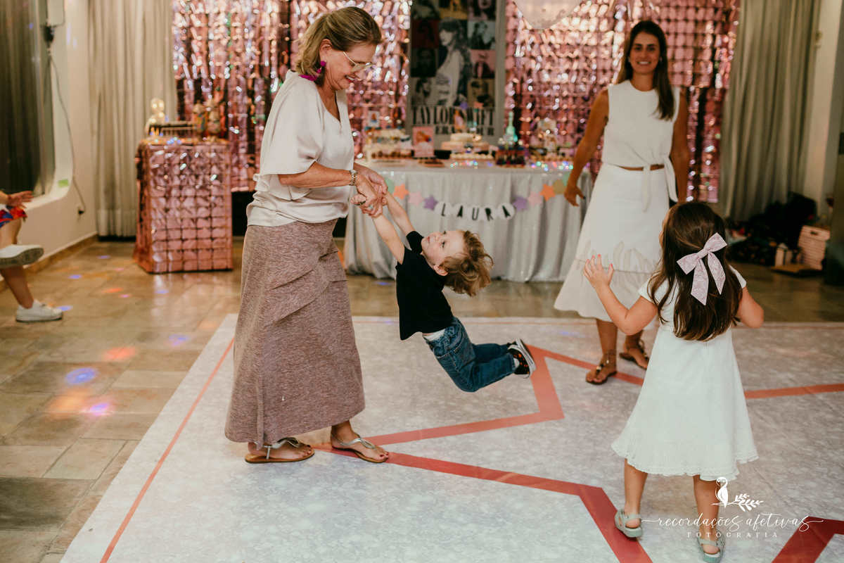 Aniversário com tema Taylor Swift realizado no Jardins - SP