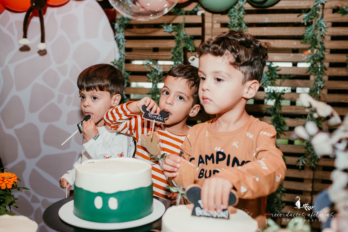 Aniversário Infantil de Trigêmeos, com tema Mickey, realizado na Fazendinha Santa Adélia, no Roteiro do Vinho, em São Roque - SP