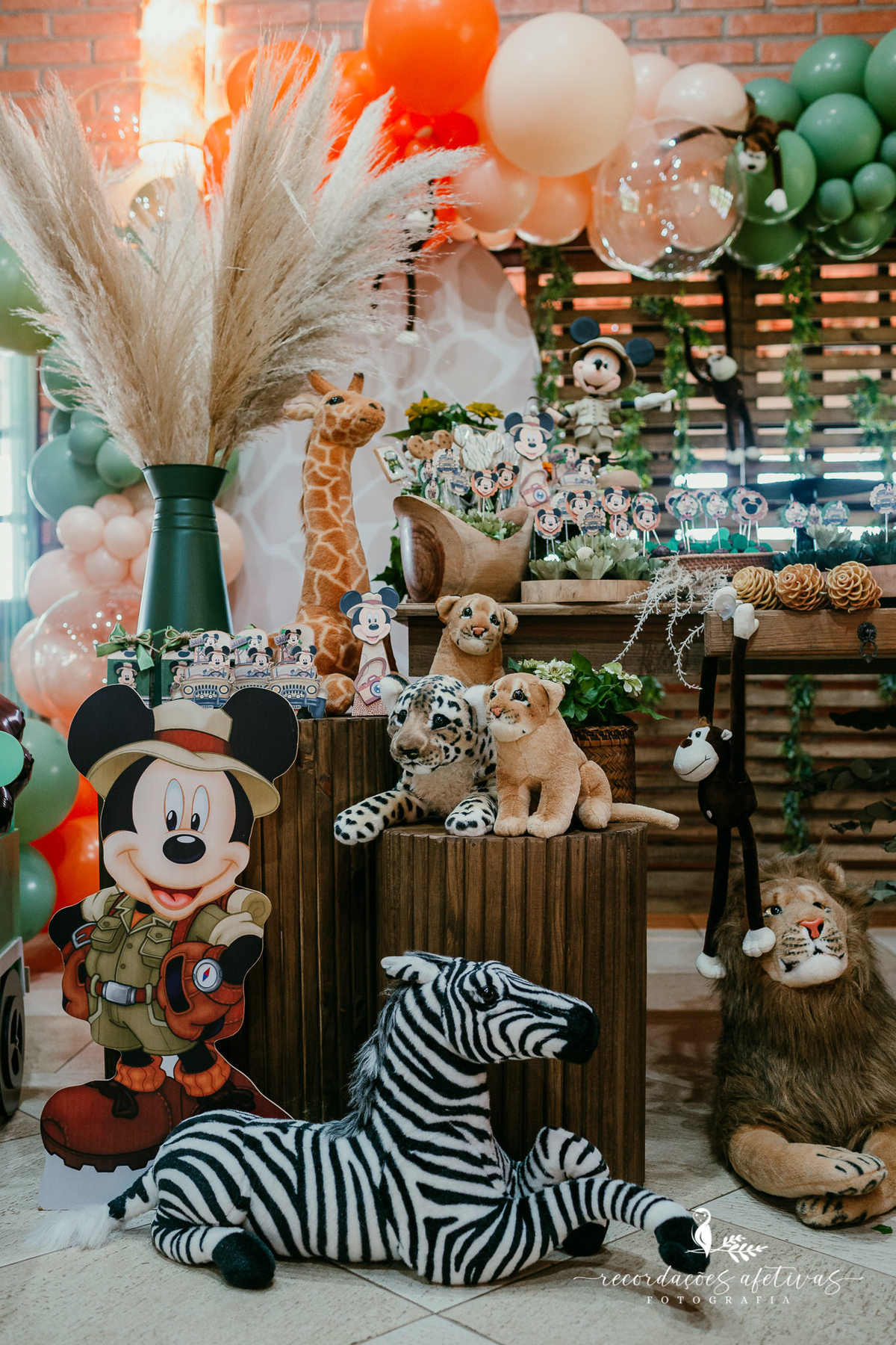 Aniversário Infantil de Trigêmeos, com tema Mickey, realizado na Fazendinha Santa Adélia, no Roteiro do Vinho, em São Roque - SP