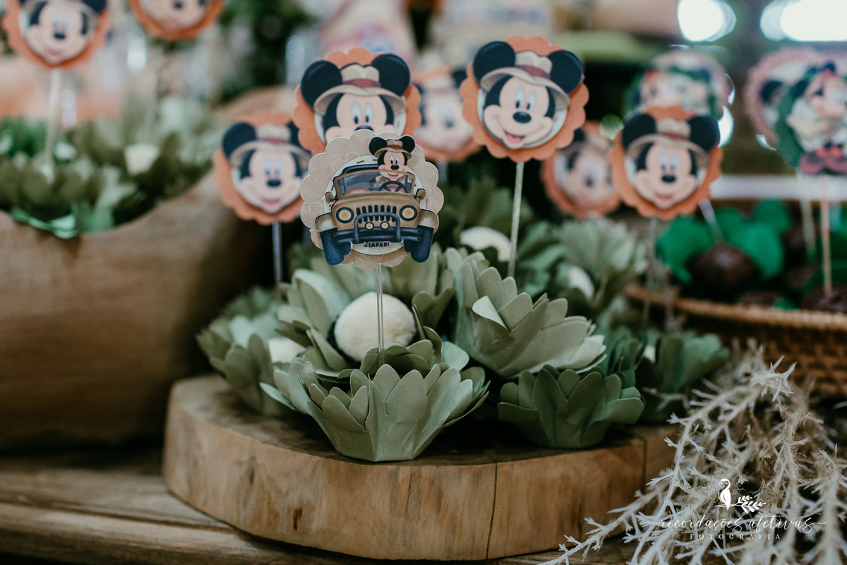 Aniversário Infantil de Trigêmeos, com tema Mickey, realizado na Fazendinha Santa Adélia, no Roteiro do Vinho, em São Roque - SP
