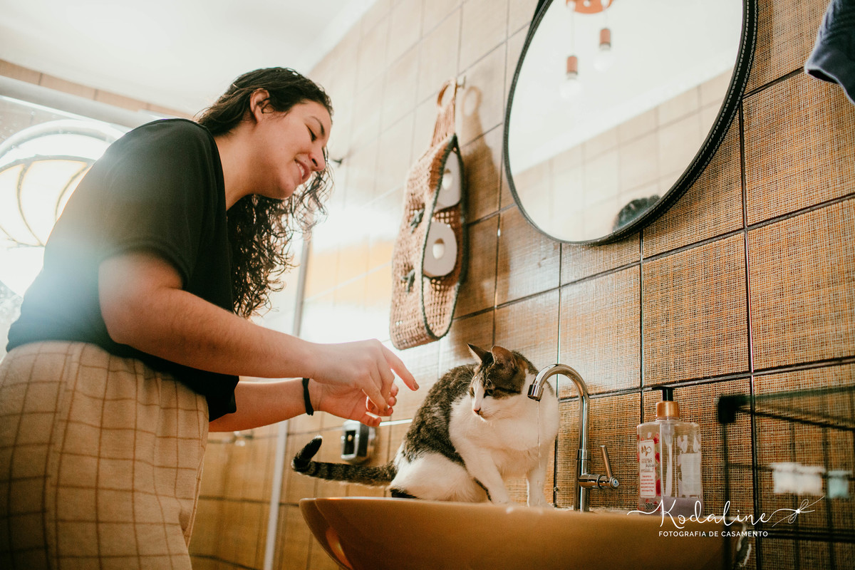 Casamento Civil realizado em Sorocaba - SP com ensaio do casal realizado em casa, junto com seus gatinhos de estimação
