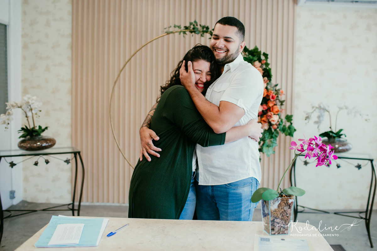 Casamento Civil realizado em Sorocaba - SP com ensaio do casal realizado em casa, junto com seus gatinhos de estimação