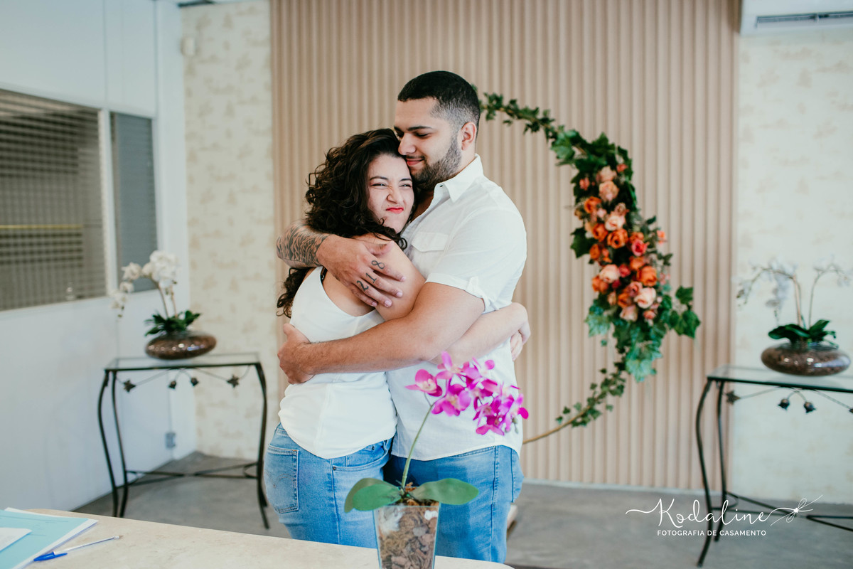 Casamento Civil realizado em Sorocaba - SP com ensaio do casal realizado em casa, junto com seus gatinhos de estimação