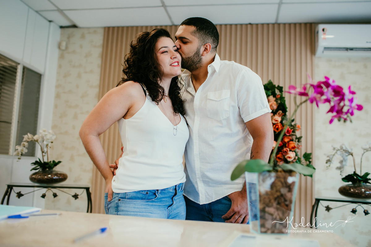Casamento Civil realizado em Sorocaba - SP com ensaio do casal realizado em casa, junto com seus gatinhos de estimação