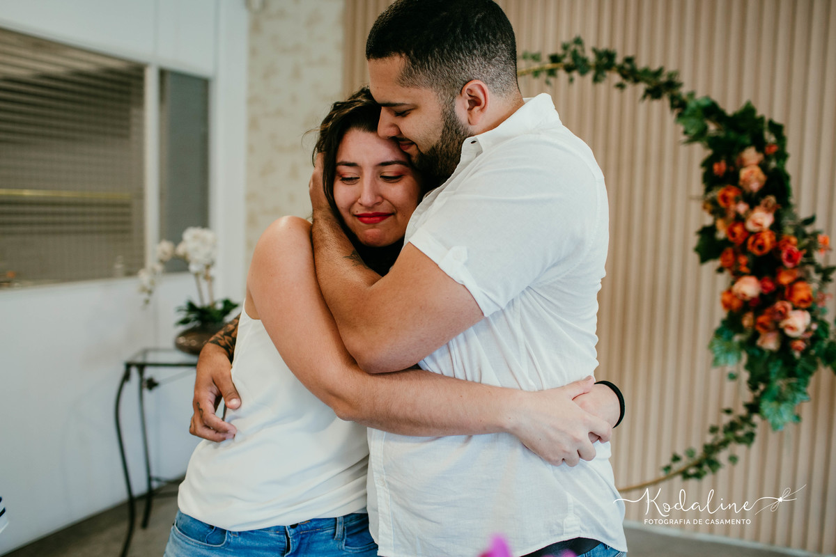 Casamento Civil realizado em Sorocaba - SP com ensaio do casal realizado em casa, junto com seus gatinhos de estimação